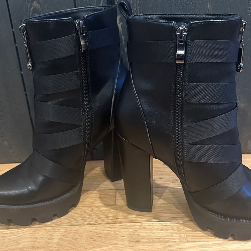🕷️💋💄...Baddies Only Boots - Picture 4 of 10